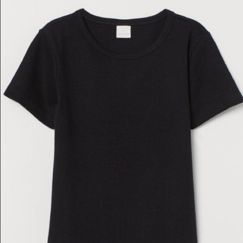 Black t-shirt